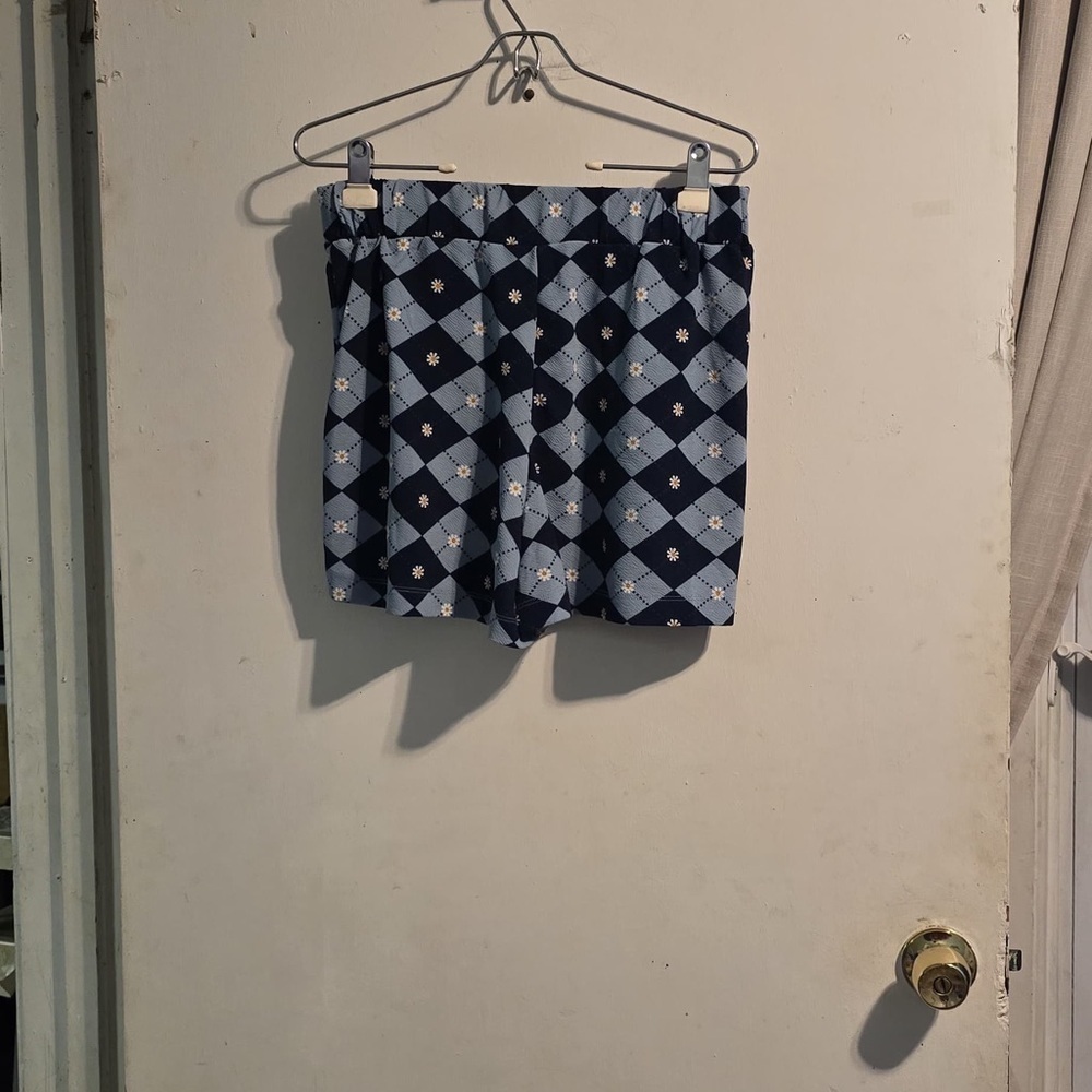 Derek Heart Blue and White Argyle Shorts